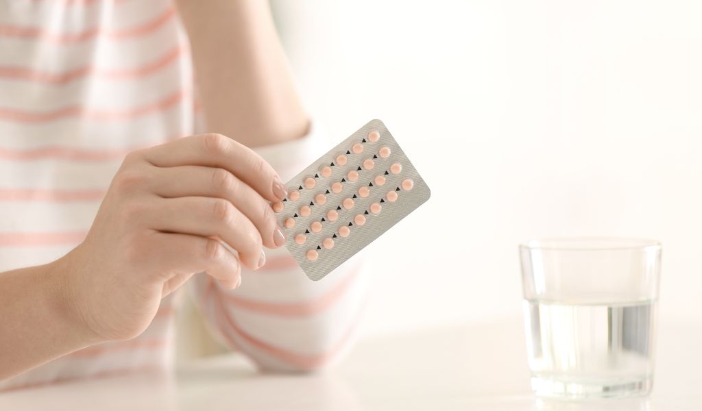 Pílula anticoncepcional: como funciona, eficácia e como tomar