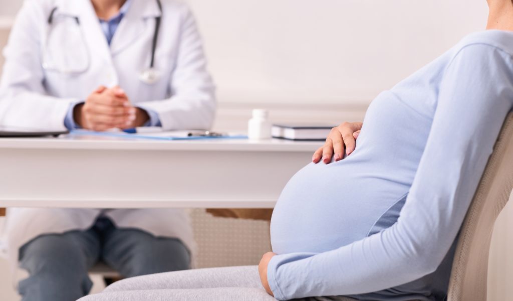 Corrimento branco na gravidez: o que pode ser e quando buscar ajuda